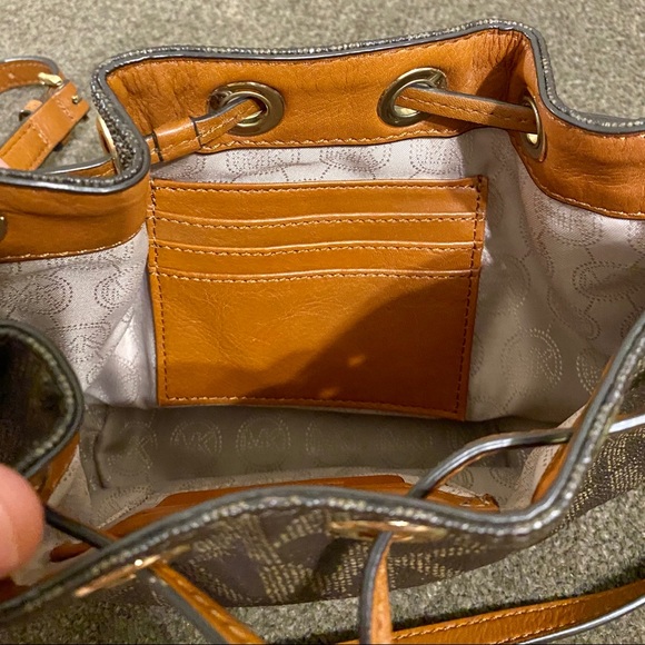 Michael Kors Crossover Bag (w/ tightenable strap!) - Picture 8 of 8